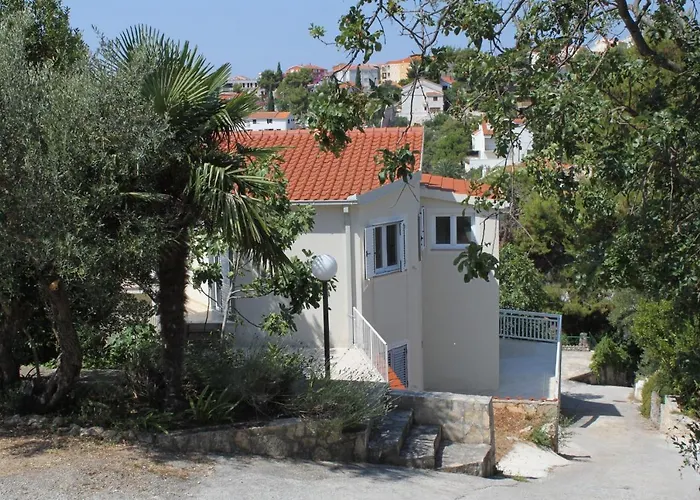 Hébergement de vacances Seaside House Mavarstica, Ciovo - 9206 *